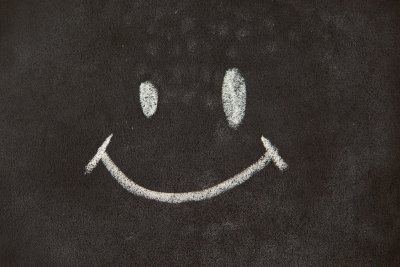 Рожица мелом на доске