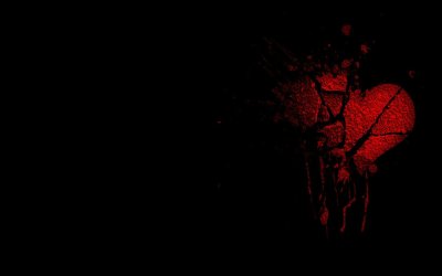 Разбитое сердце на черном фоне