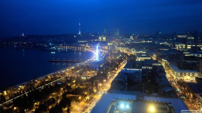 Ночной Баку вид