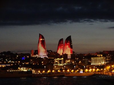 Огненные башни в Баку