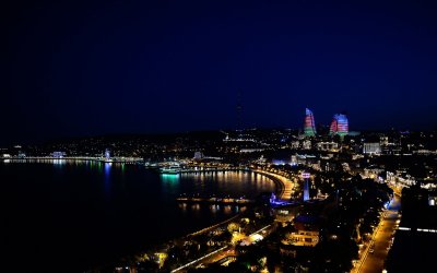 Ночной Баку