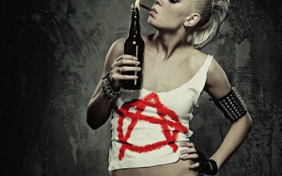 Панк с сигаретой