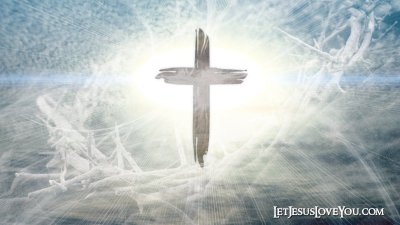 Крест на фоне неба