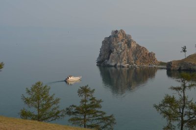 Скала Шаманка на острове Ольхон