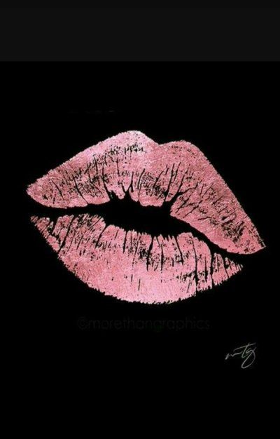 Красивые губки темный фон