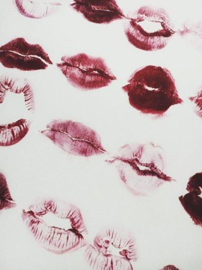 Обои поцелуйчики