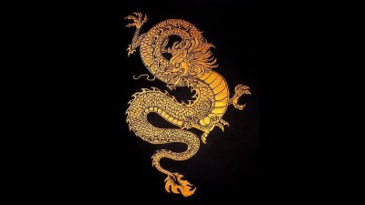 Золотой дракон на черном фоне