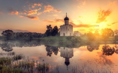 Храм Покрова на Нерли туман