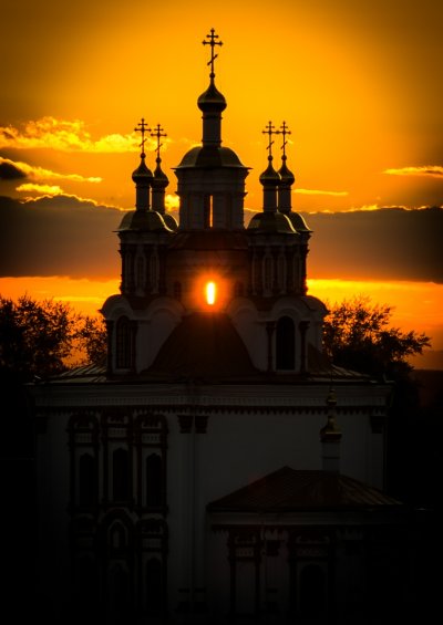 Церковь ночью