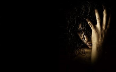 Девушки в темных тонах