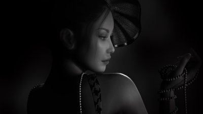 Девушки в темных тонах