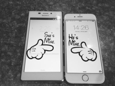 Изображения для двух телефонов