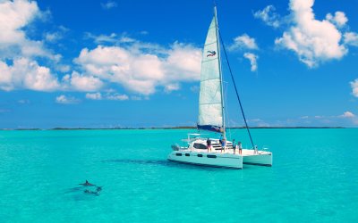 Яхта в океане