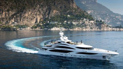 Шикарная яхта