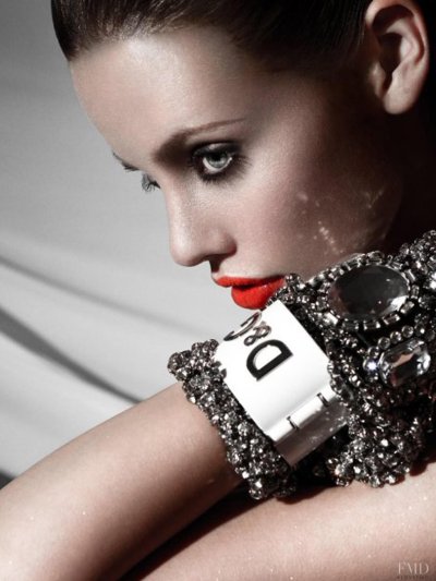 Девушка в бриллиантах