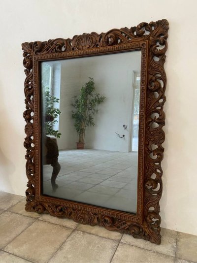 Резное напольное зеркало