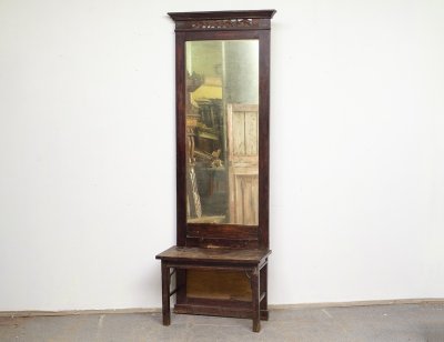 Старинное зеркало с консолью