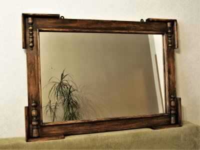 Зеркало с деревянной рамой