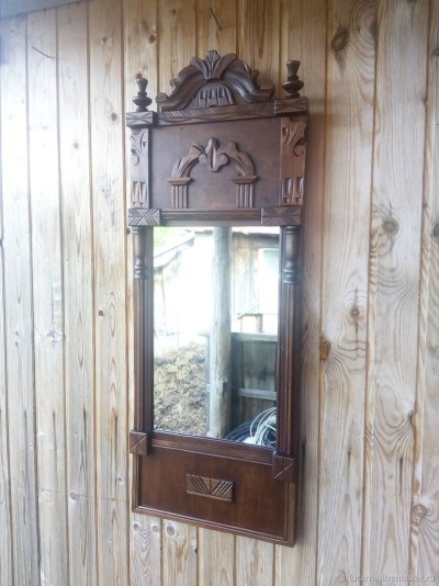 Старинные деревянные зеркала