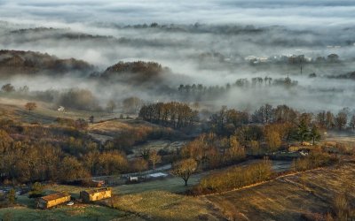 Туманное осеннее утро в деревне
