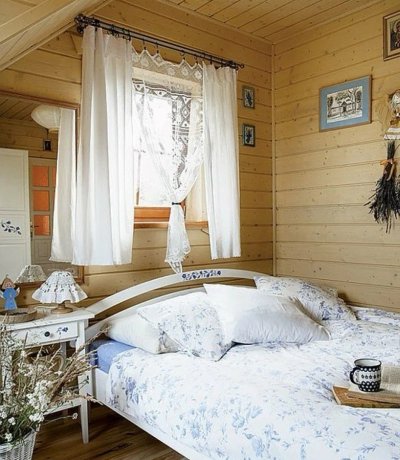 Спальня в деревенском доме