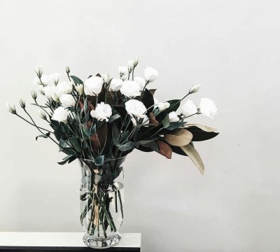 Минимализм в цветочных композициях