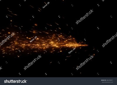 Искры на черном фоне