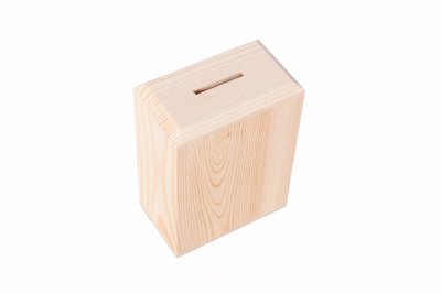 Копилка из дерева