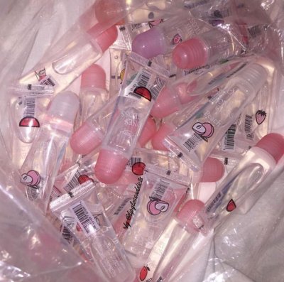 Розовая косметика