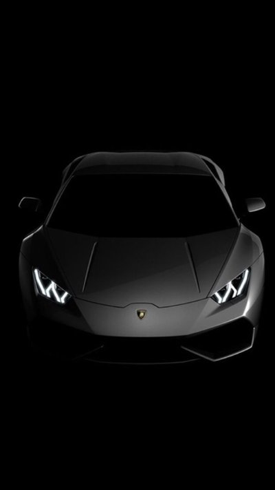 Черная Ламборгини на черном фоне